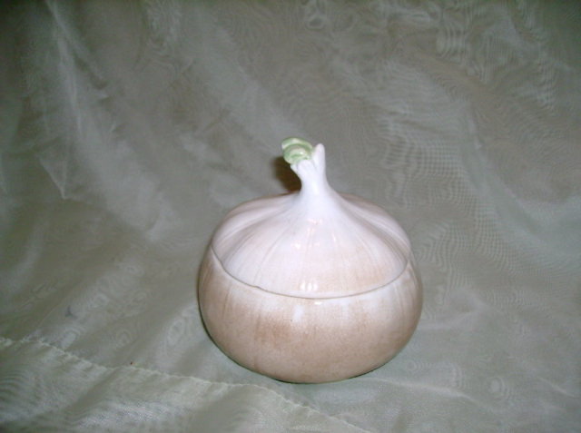 Vintage Ceramic Garlic Covered Dish