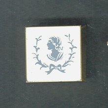 Vintage Volupte' Pill Box