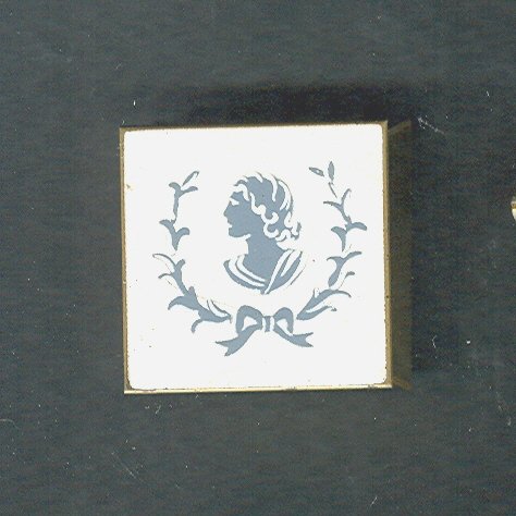 Vintage Volupte' Pill Box