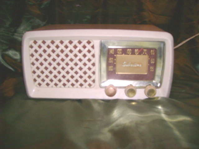 Vintage Sears Silvertone Radio