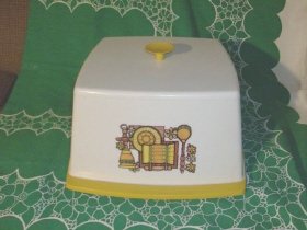 1960's - 70's Cake Saver