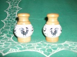 Vintage Ceramic & Wood Salt & Pepper Shakers (JAPAN)