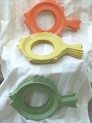 Retro Fish Plastic Plate Mate Holders (4 Pc Set)