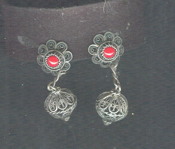 Vintage Silver Fillagree & Coral Earrings