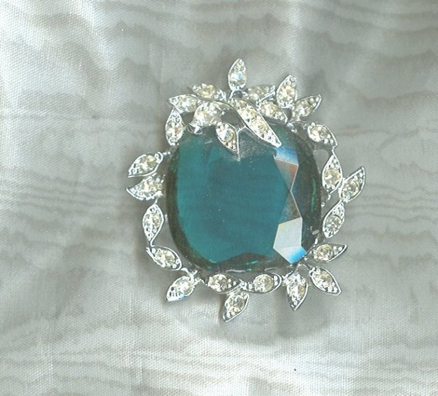 Vintage Sarah Coventry Pin **SUPER**