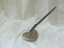 Vintage Imported Pen Holder w/Sheaffer Pen