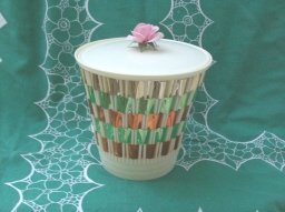 Unusual Vintage Plastic Ice Bucket
