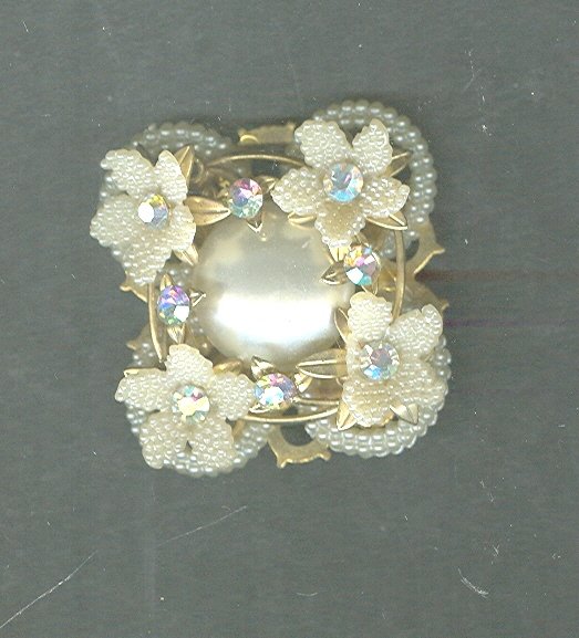 Vintage Miriam Haskell Style Pin