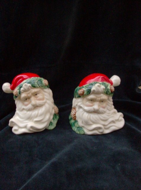 Santa Claus Christmas Salt & Pepper Shakers
