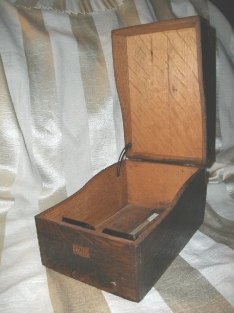 Antique Solid Oak Box w/Lid