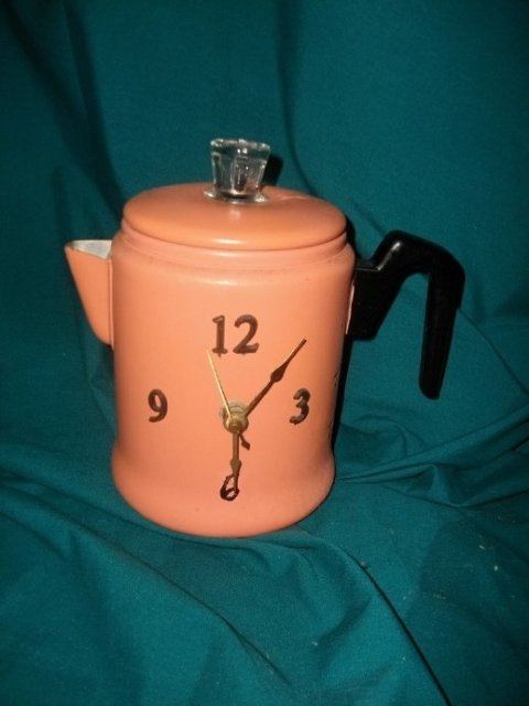 Vintage Coffee Pot Kitchen Clock