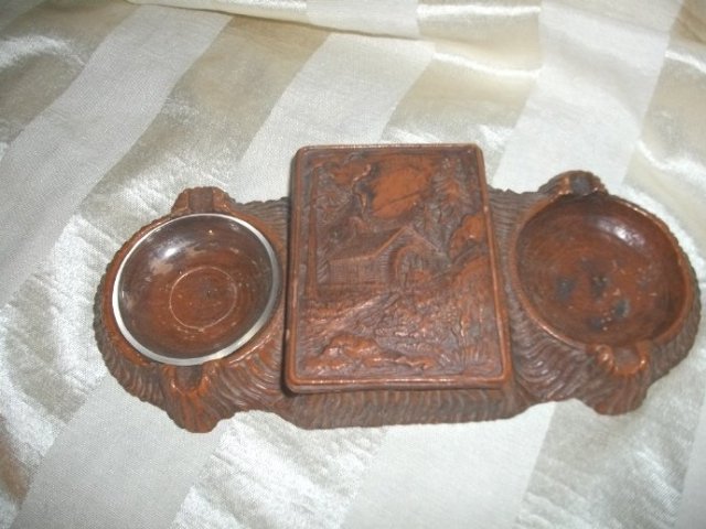 Vintage Faux Wood Scenery Cigarette Holder w/2 Ashtray