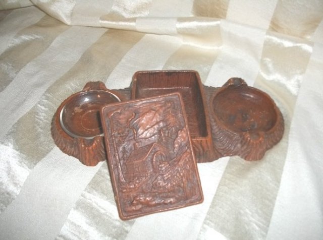 Vintage Faux Wood Scenery Cigarette Holder w/2 Ashtray