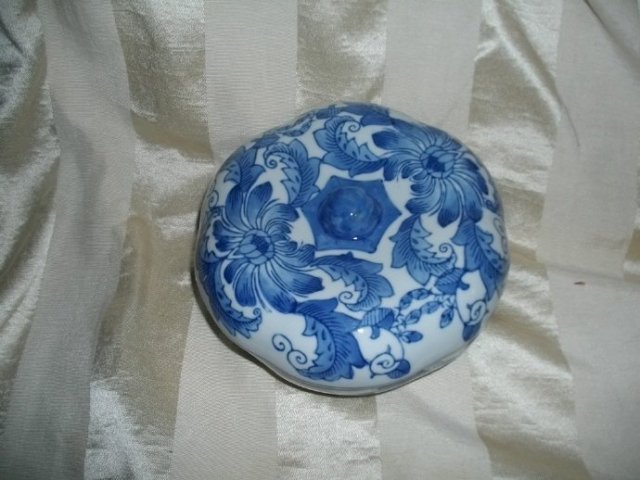 Oriental Porcelain Dish w/Cover