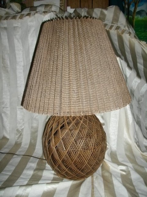 Vintage Woven Basket Table Lamp