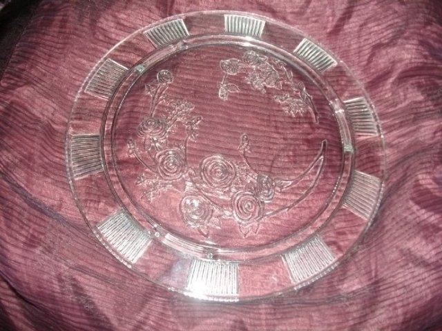 Vintage Federal Glass Sharon Cake Plate