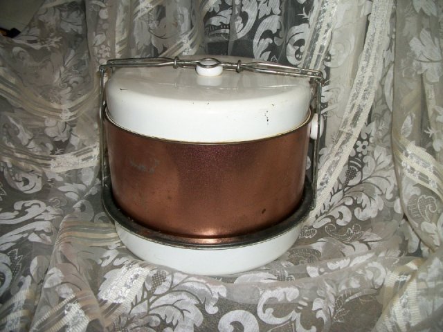 Vintage Copper Metal Cake & Pie Carrier