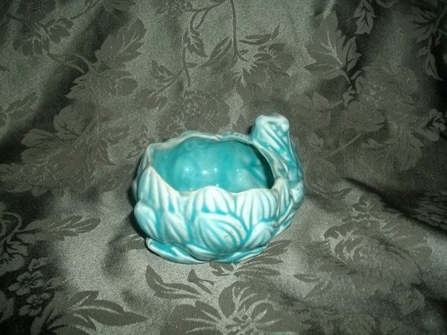 Vintage Ceramic Frog & Water Lilly Planter