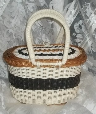 Vintage Woven Basket Purse / Handbag