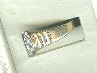 14 kt Gold & 3/4 Carat Diamond Ring ****LOOK****