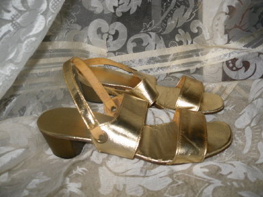 Vintage Ladies Gold Lame' Shoes