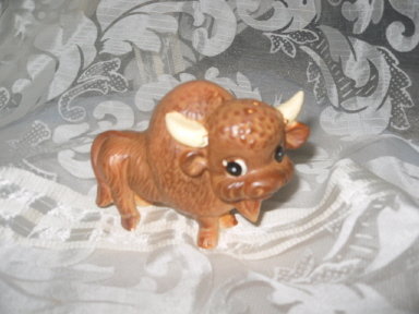 Vintage Buffalo Salt & Pepper Shaker