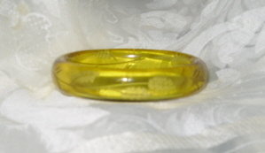 Vintage Carved Bakelite Bangle Bracelet