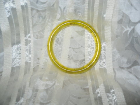 Vintage Carved Bakelite Bangle Bracelet