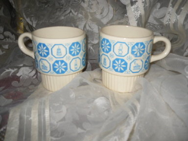 Vintage Stackable Mug Pair