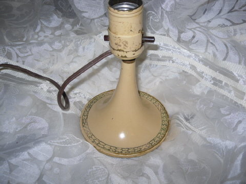 Vintage Metal Enamelware Electric Lamp