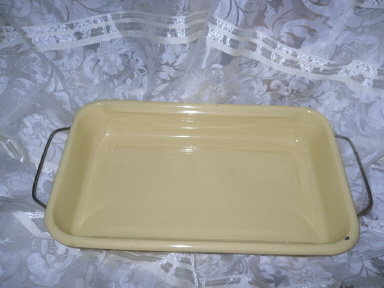 Vintage Pale Yellow Enamelware Baking Dish