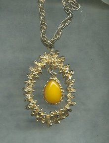 Vintage Sarah Coventry Pendant Necklace