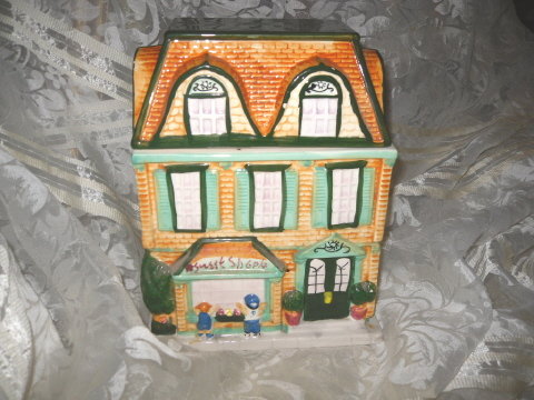 Vintage Victorian House Cookie Jar