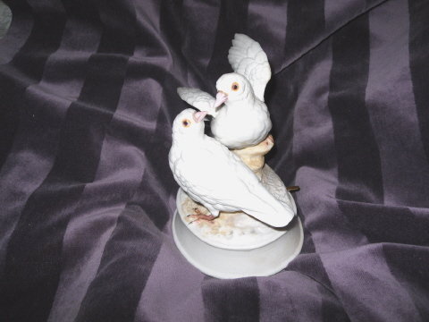 Gorham Porcelain Musical Dove Figurine