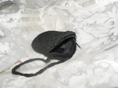 Vintage Crocheted Round Coin Purse with Handle
