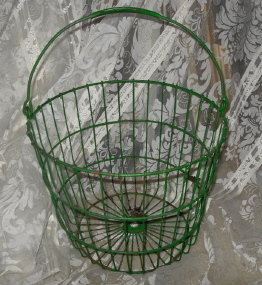 Large Vintage Metal Wire Basket w/Metal Handle
