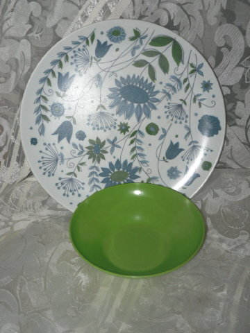 RETRO 1970's Melamine Dinner Plates & Bowls **Set of 4**