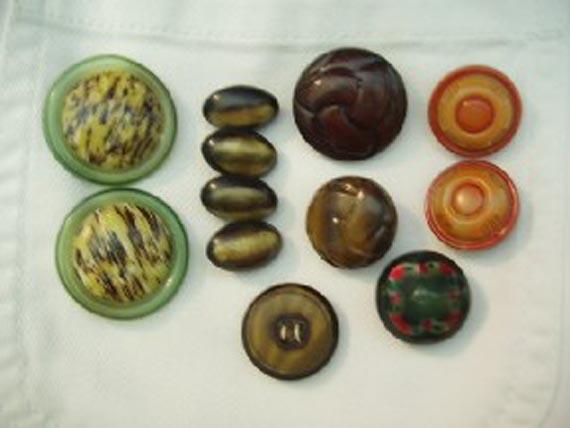 Lot of 12 celluloid buttons
