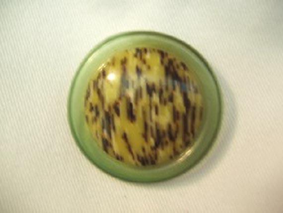 Lot of 12 celluloid buttons