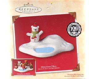 Hallmark Teddy Bear Hollydale Hill Base Plus 4 Figures Christmas Decoration