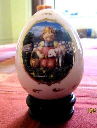 Porcelain Egg M. J. Hummel - Favorite Pet