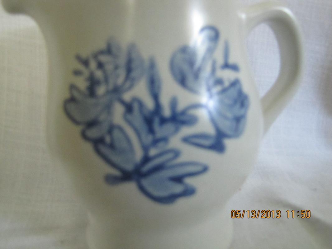 Pfaltzgraff Yorktowne Creamer