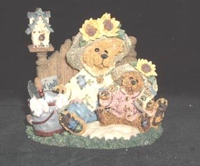 Sunny and Sally Berriweather . . . Plant with Hope Boyds Bears