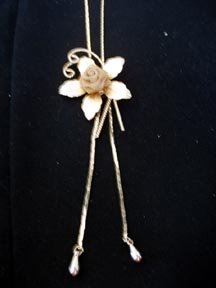 Necklace Gold Mesh Rose Slider