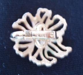Earrings Trifari White and Goldtone - Clip