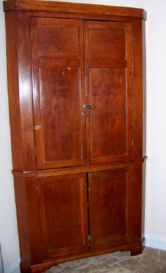 Carolina Corner Cabinet