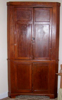 Carolina Corner Cabinet