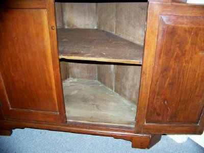 Carolina Corner Cabinet
