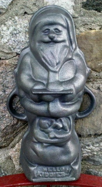 SANTA MOLD TWO PIECE CAST IRON
