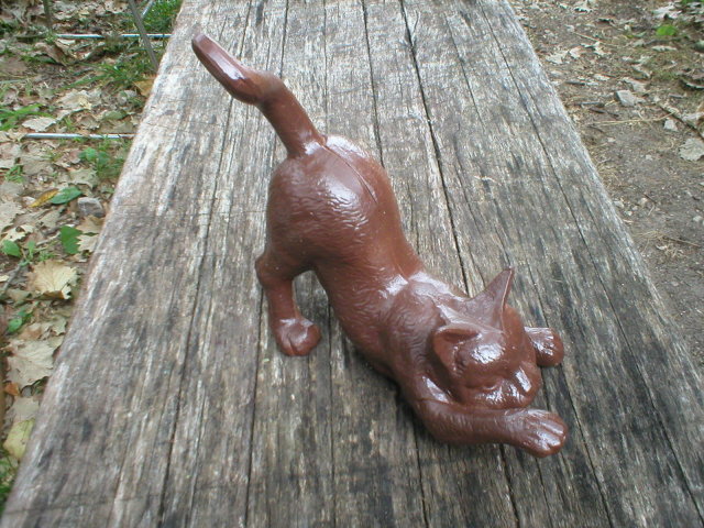 CAST IRON BROWN CAT